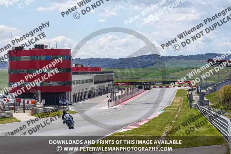 cadwell no limits trackday;cadwell park;cadwell park photographs;cadwell trackday photographs;enduro digital images;event digital images;eventdigitalimages;navarra;no limits trackdays;peter wileman photography;racing digital images;trackday digital images;trackday photos